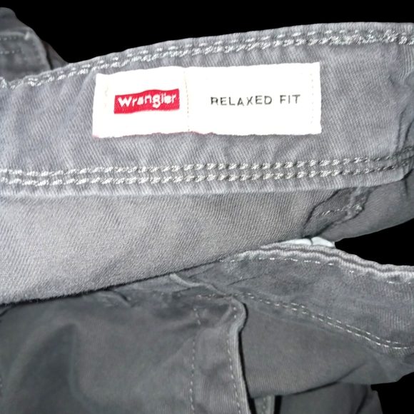 A good pair of Wrangler relax fit pants size 34/30 - Picture 5 of 6